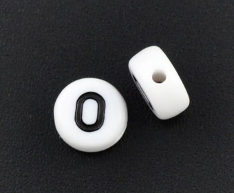 Margele Acril alfabet negru pe fond alb, litera 'O' 7mm - 50buc (calit.1)