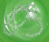 Margele sticla bicon fatetate 4mm alb tr. cu irizatii - cca 95buc (var.2)
