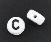Margele Acril alfabet negru pe fond alb, litera 'C' 7mm - 50buc (calit. 1)