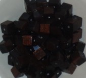 Margele rasina cub maro ciocolata 10mm latura (1buc)