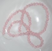 Margele sticla bicon fatetate 4mm roz pal tr. cu irizatii - cca 95buc